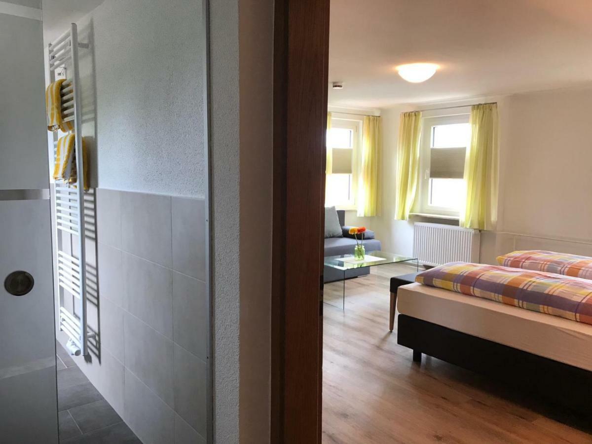 Gasthof Roessle Ochsenwang Bissingen an der Teck Esterno foto