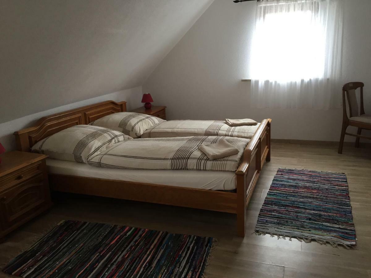 Gasthof Roessle Ochsenwang Bissingen an der Teck Esterno foto