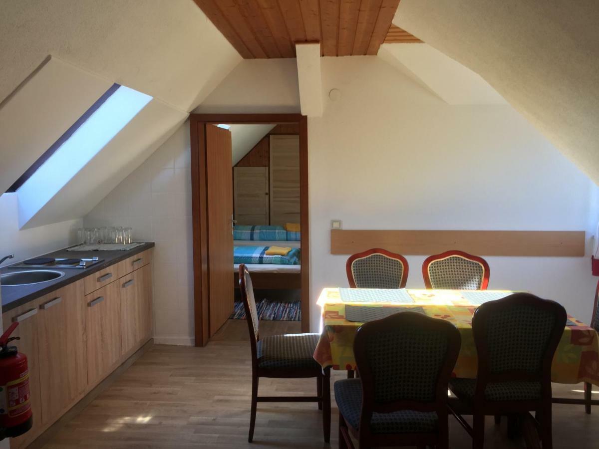 Gasthof Roessle Ochsenwang Bissingen an der Teck Esterno foto