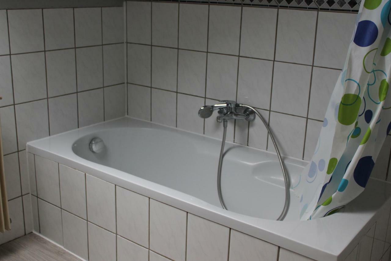 Gasthof Roessle Ochsenwang Bissingen an der Teck Esterno foto