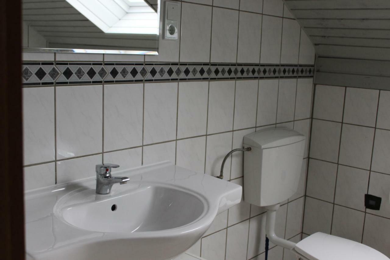 Gasthof Roessle Ochsenwang Bissingen an der Teck Esterno foto